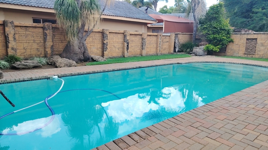 3 Bedroom Property for Sale in Roosheuwel North West
